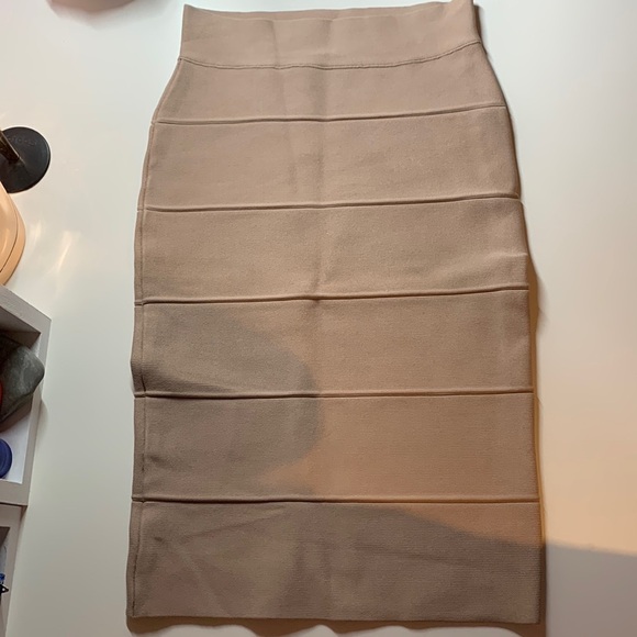 BCBGMaxAzria Tan Skirt - Picture 1 of 3